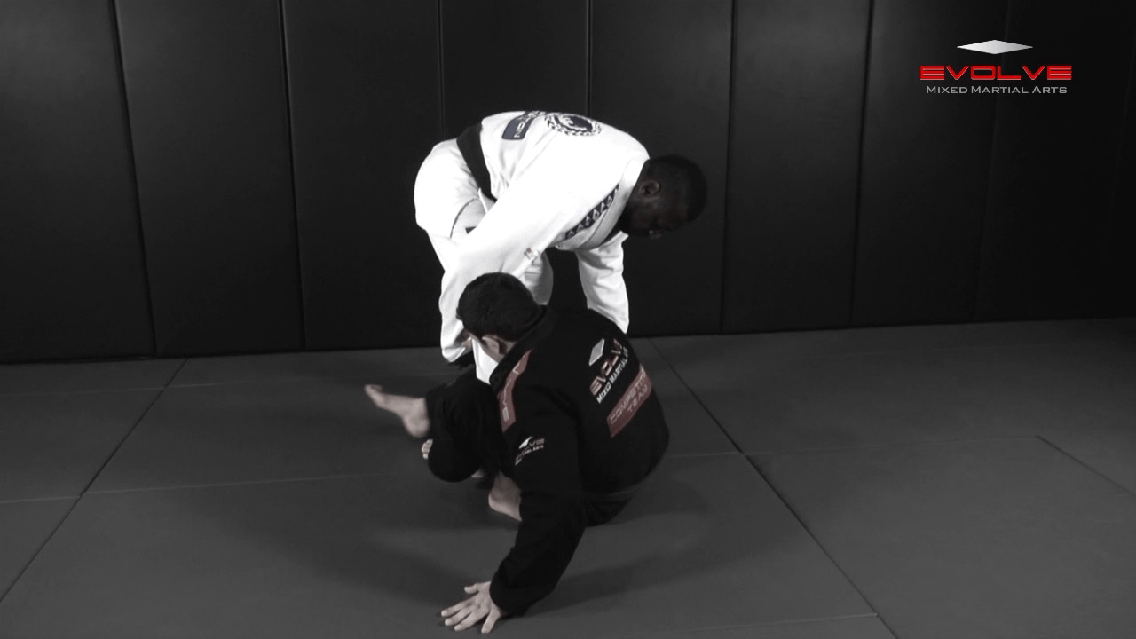 Sweep From De La Riva Guard Variation - Evolve University